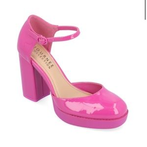 Journee Collection Pink Patent Platform Pump size 8.5